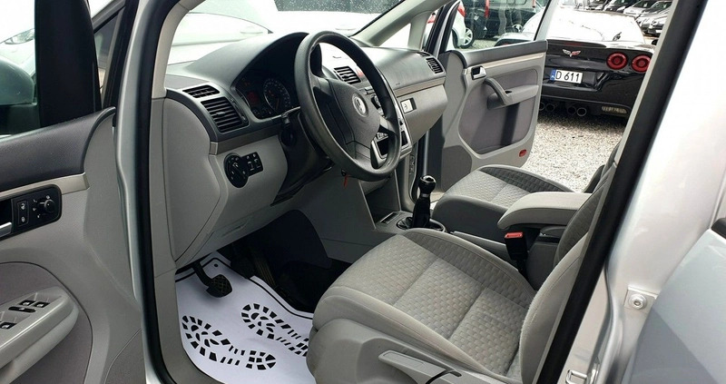 Volkswagen Touran cena 12900 przebieg: 274000, rok produkcji 2010 z Prudnik małe 529